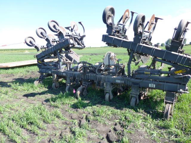 Hiniker 12-30 Cultivator