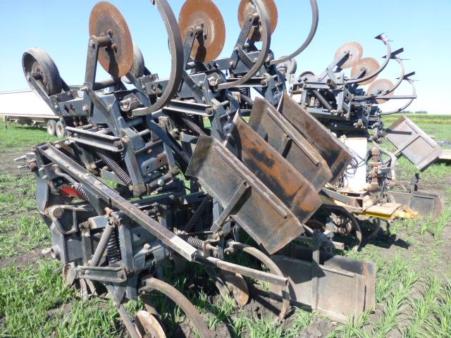 Hiniker 12-30 Cultivator