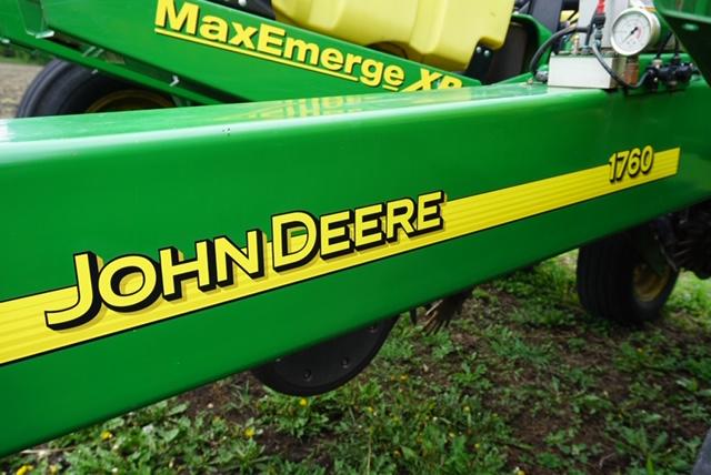 2012 John Deere 1760 12-30 Planter