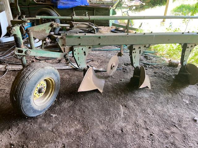 John Deere 1350-1450 Plow