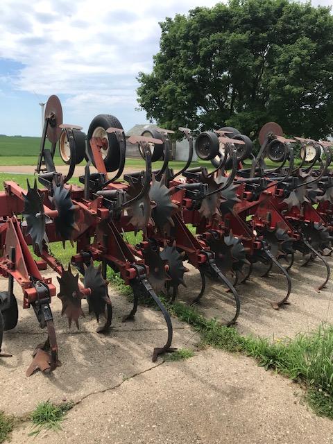 IH 183 12-30 Flat Fold Cultivator