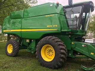 John Deere 2010 9570 STS Bullet Rotor Combine