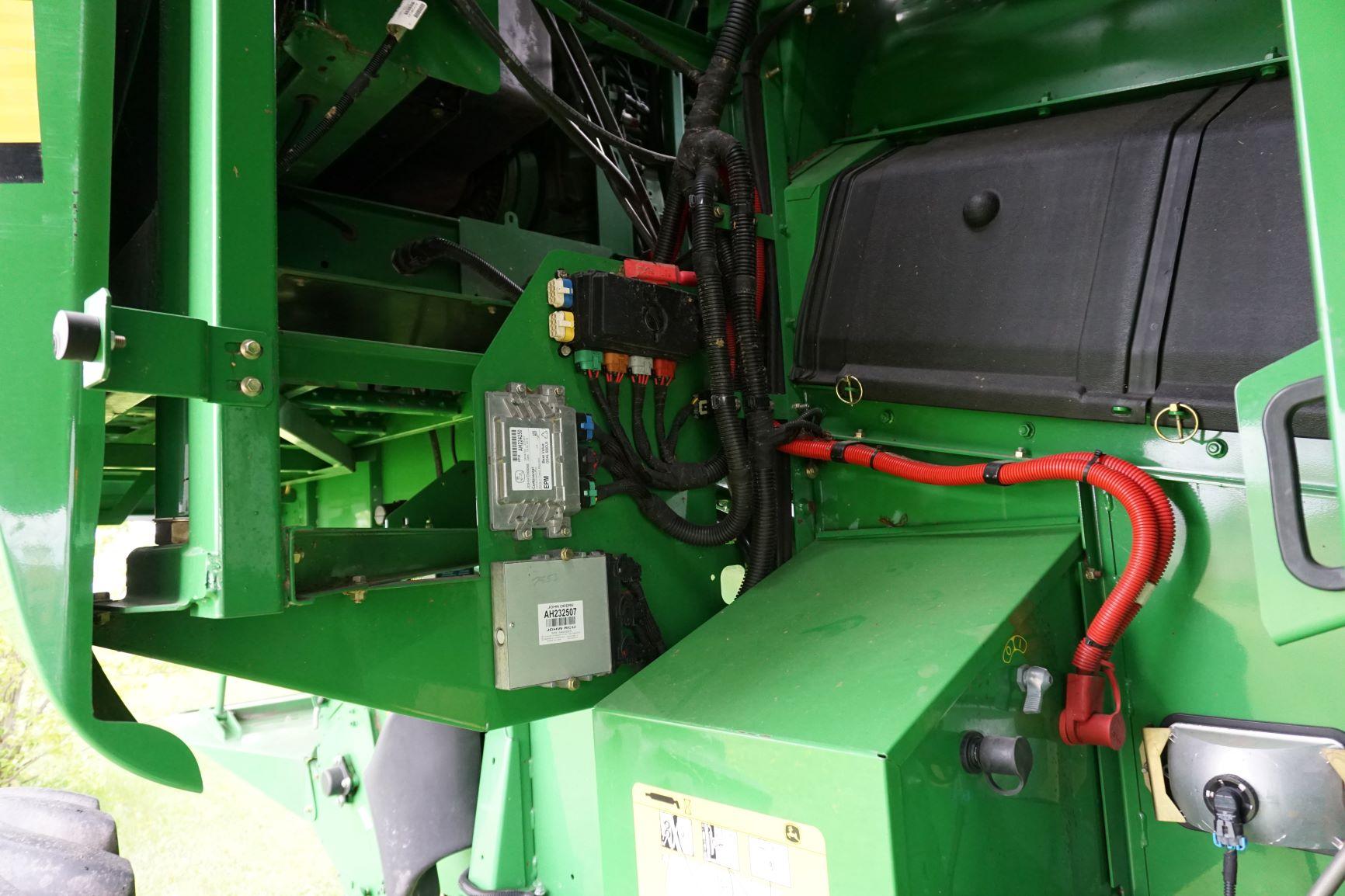 John Deere 2010 9570 STS Bullet Rotor Combine