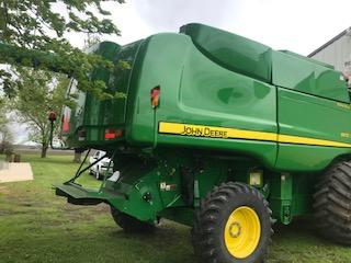 John Deere 2010 9570 STS Bullet Rotor Combine