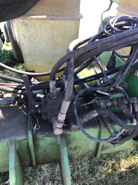 John Deere 7100 12-30" 3 pt Hyd. Wing Planter