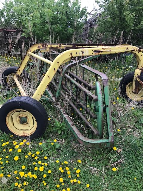 John Deere 640 Rollabar Rake