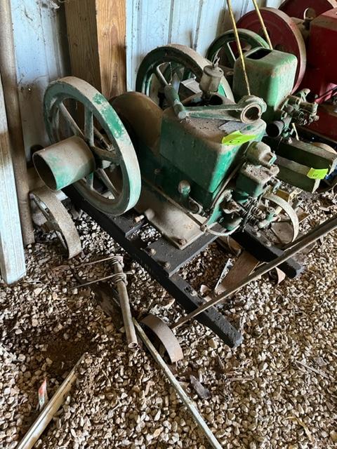 McCormick Deering & International Harvester 1 1/2 hp Gas Engine & Cart