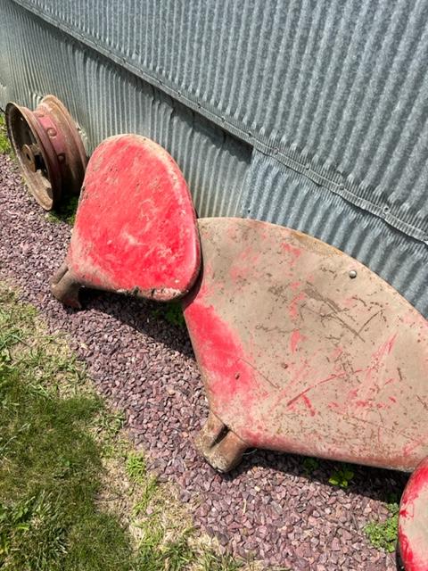 Fenders for old Farmall-IH Tractor, would fit C ,H, m,