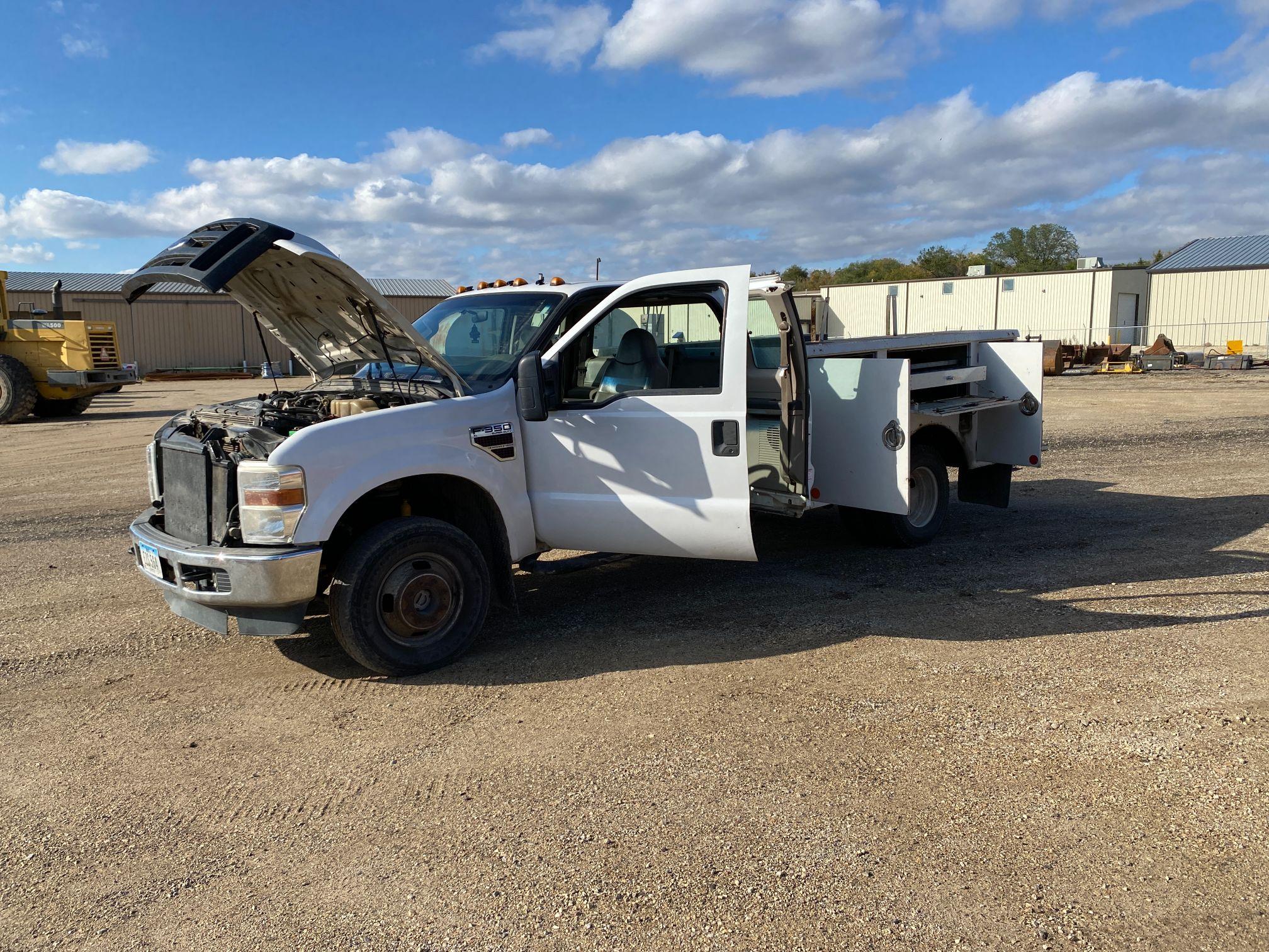 2007 Ford F350 XL SD truck, mechanics body