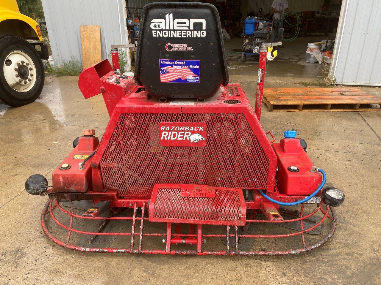 Allen Engineering Razorback rider trowel, model pro 900.