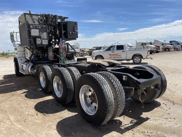 2013 Peterbilt 367 Tri-axle VIN: 1XPTP4EX5DD207910 Odometer States: 25966 C