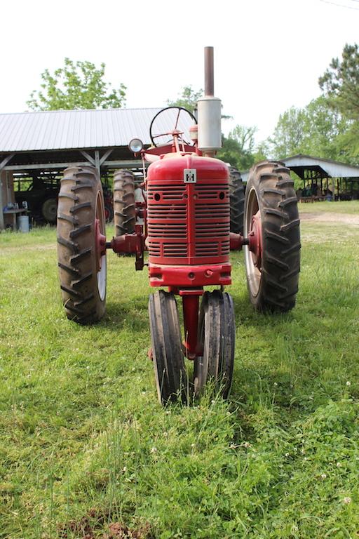 McCormick Farmall Super H, 1 Hydraulic Outlet, 12.4 x 38, 6.00 x 16, PTO, S