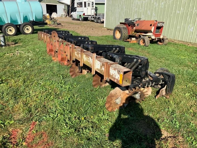 Lilliston Tool bar w/6 Row Dawn Strip till Units