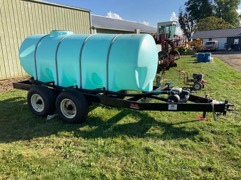 B&B 1000 gal. bulk tank on tandem trailer w/Honda Eng. & transfer pump, (like new)