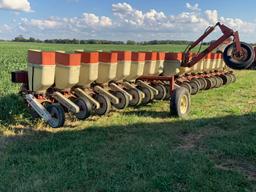 IH (18-20in.) bean planter w/end transport (Not Complete) w/sm. seed boxes