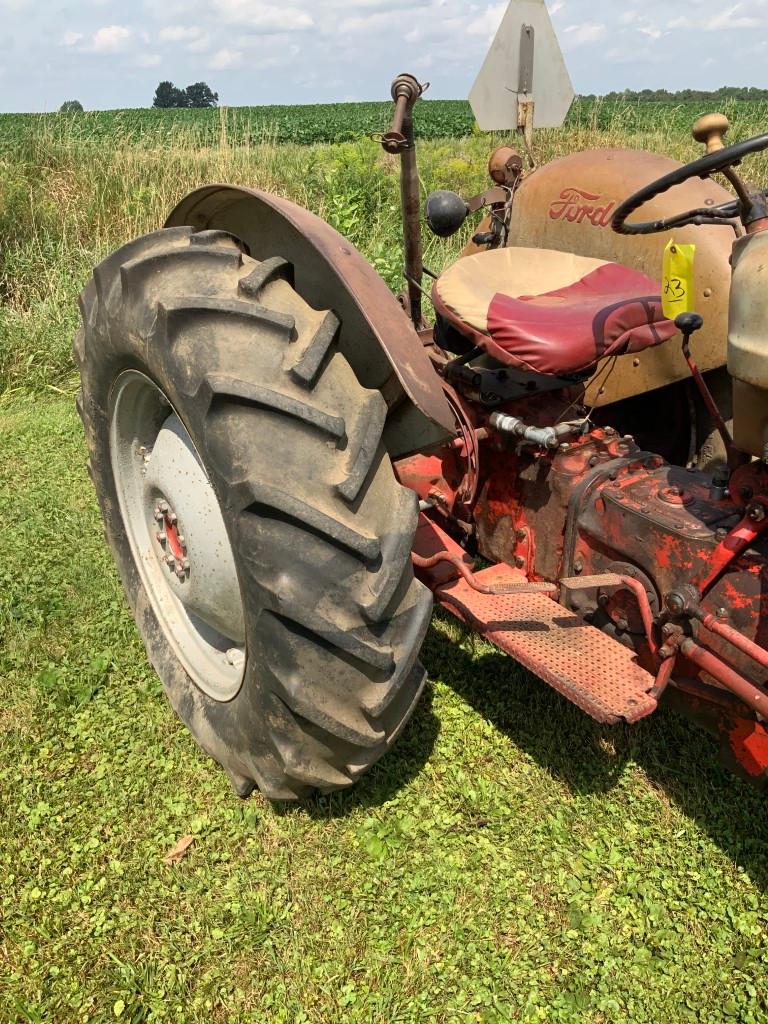 Ford 800- '54 (SN8926) Avg. to Good cond.