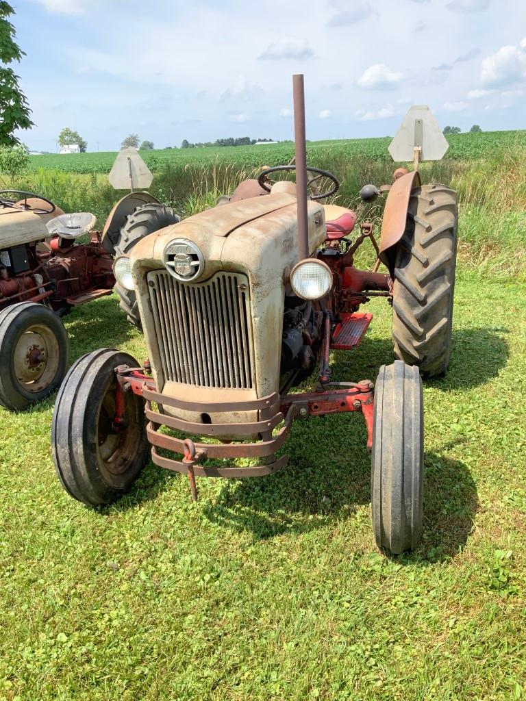 Ford 800- '54 (SN8926) Avg. to Good cond.