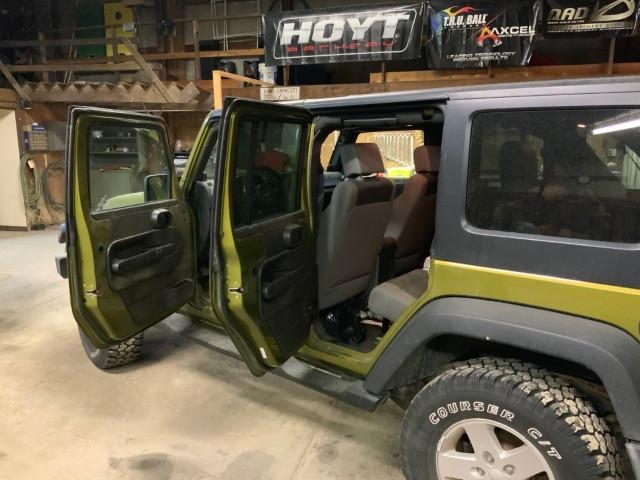2007 Jeep Renegade Unlimited, 4Dr., 4 speed, green exterior; 154,500mi., good rubber, LT285/70R15