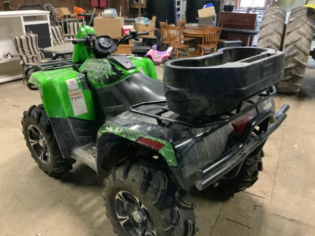 ARTIC CAT 700 EFI ATV w/brush guard, winch, tub carrier, (500mi.) (Nice)