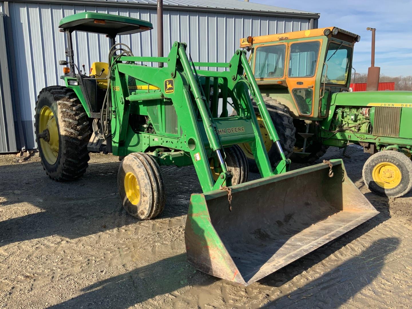 ’98 JOHN DEERE 7710 Open Station 2WD w/ROPS, quick hitch, 2 SCV’s, 18.4-42 rear & 11.00-16 front rub