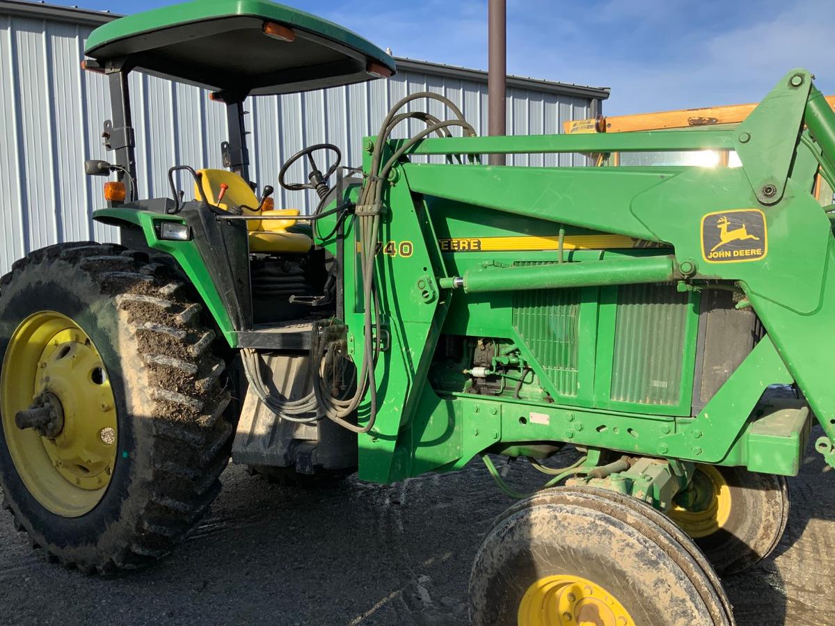’98 JOHN DEERE 7710 Open Station 2WD w/ROPS, quick hitch, 2 SCV’s, 18.4-42 rear & 11.00-16 front rub
