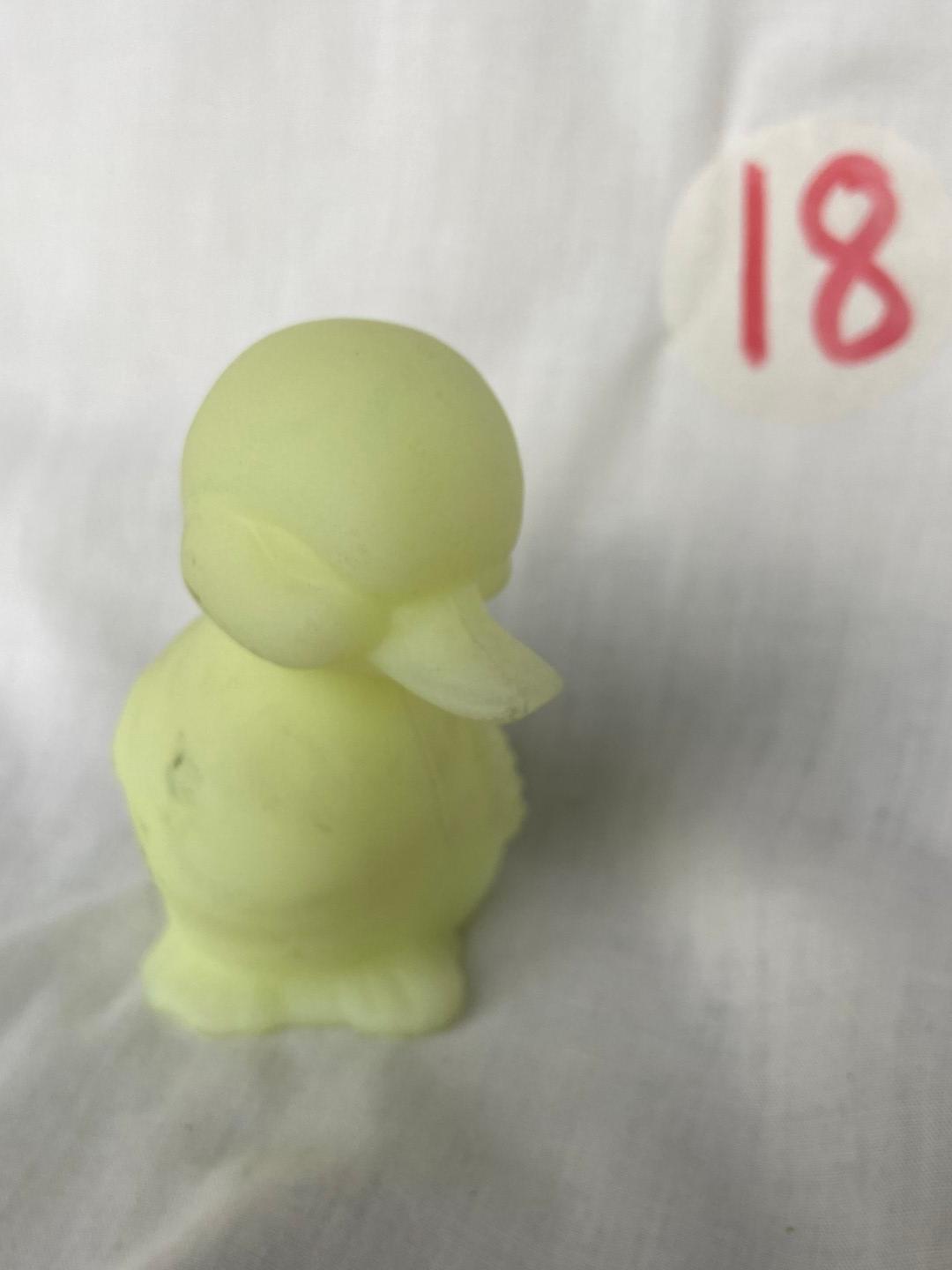 Fenton Duck, Lime Sherbet Satin Figurine