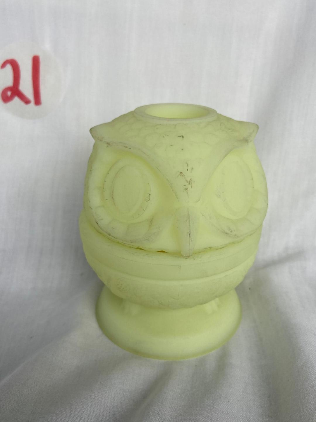 Fenton Lime Sherbet Satin WISE OWL FAIRY Lamp