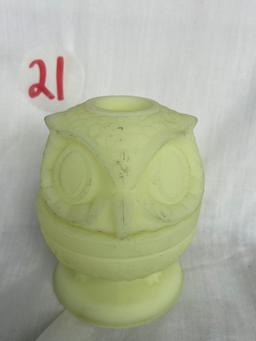 Fenton Lime Sherbet Satin WISE OWL FAIRY Lamp