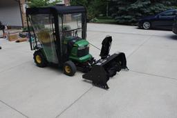 John Deere LT 166 lawn mower, 16 Ho Briggs & Stratton 2 cycle, hydro, 42 inch deck, Attached front m