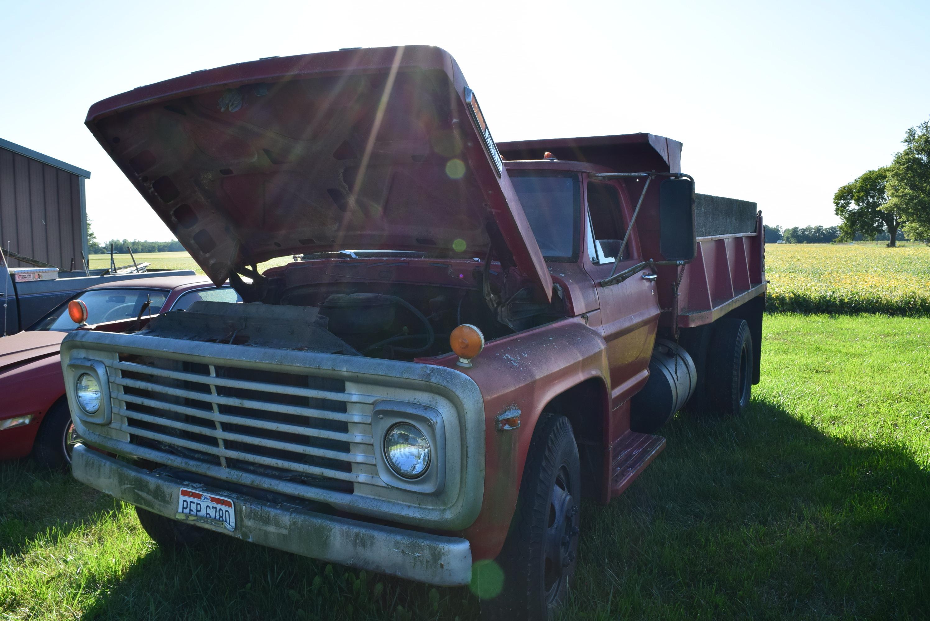 ’70 FORD 600 w/ 6 yard dump bed, 4x2 trans. Not Running