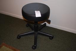 Doctors Stool - 15" round adjustable