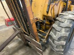 John Deere 380 Forklift