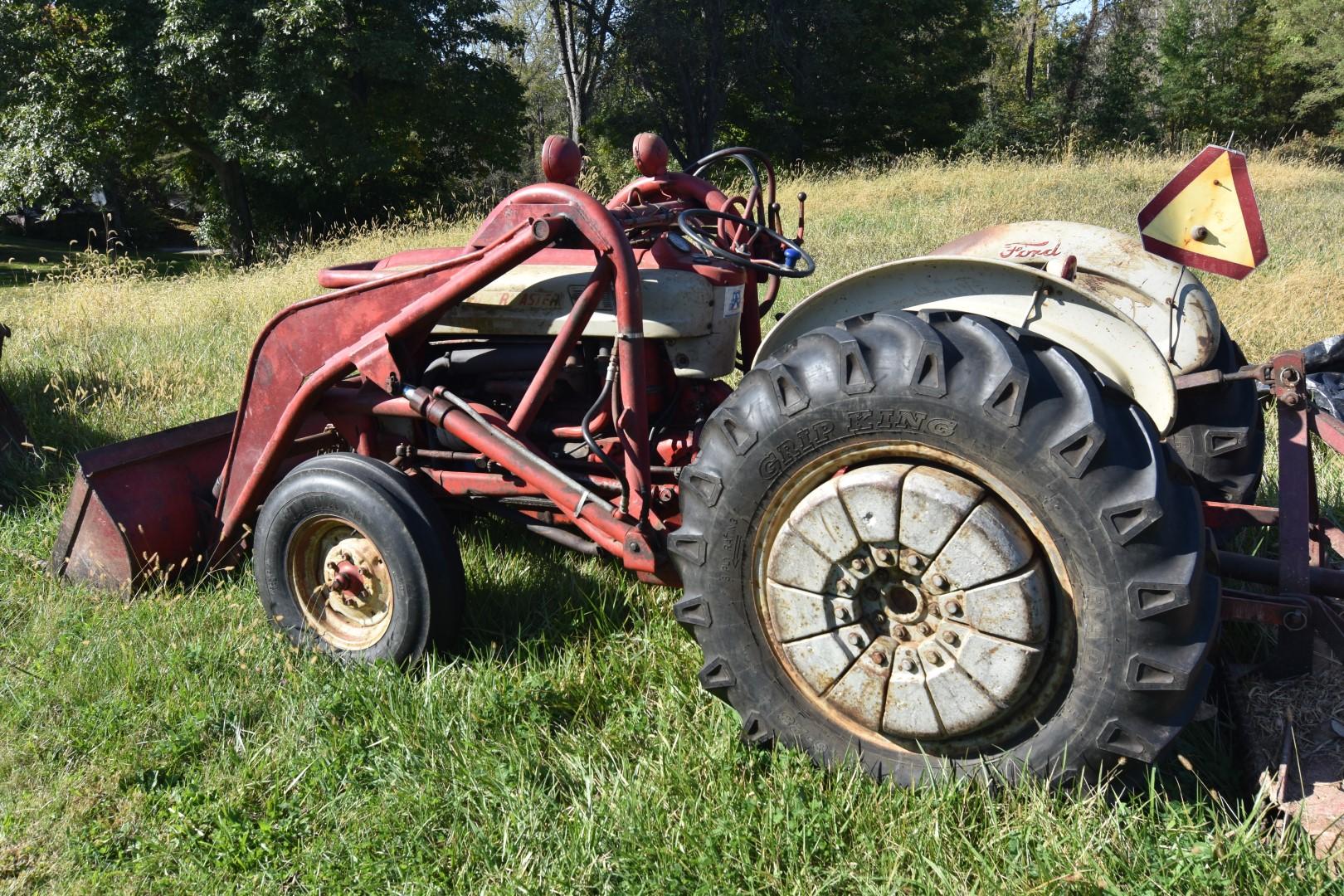 Ford 801 Powermaster Tractor w/ Wagner front end loader and Ford chunk wheel weights