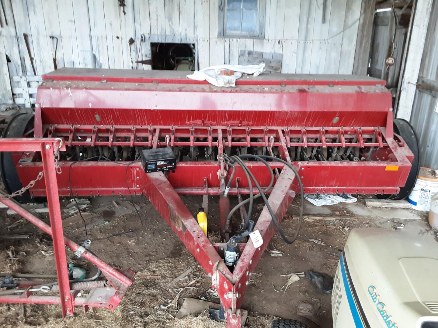 Case-IH (18-7) Grain drill w/DD & ZZ