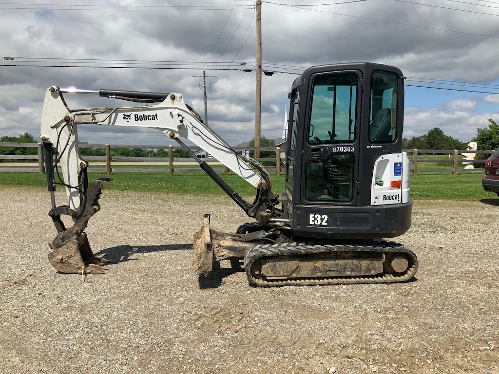 2011 Bobcat E32 Mini Excavator