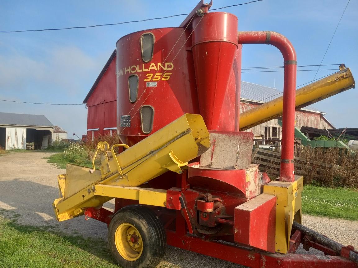 355 New Holland Feed Grinder