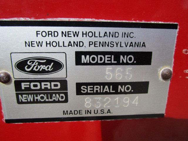 1990 New Holland 565