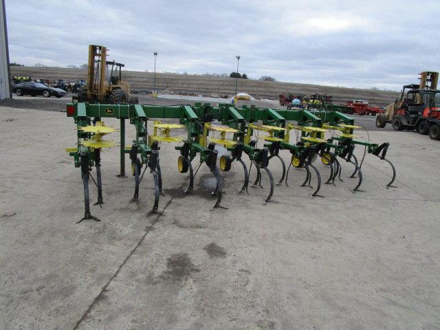 JD 875 6 Row 30" Cultivator