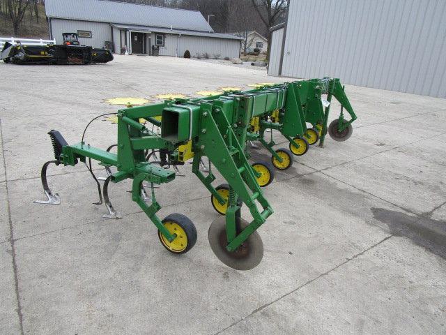 JD 875 6 Row 30" Cultivator