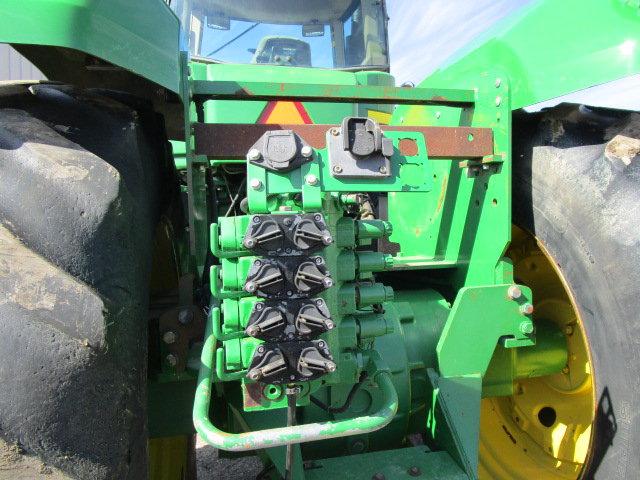 2005 John Deere 9220 Tractor