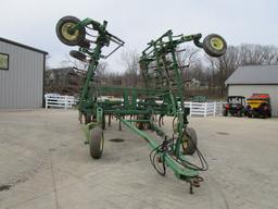 2002 JD 2200 31'6" Field Cultivator