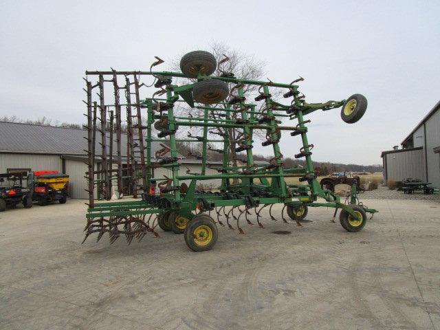 2002 JD 2200 31'6" Field Cultivator