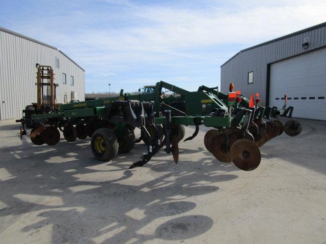 John Deere 2700 Ripper