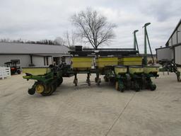 John Deere 7200 12Row Corn Planter