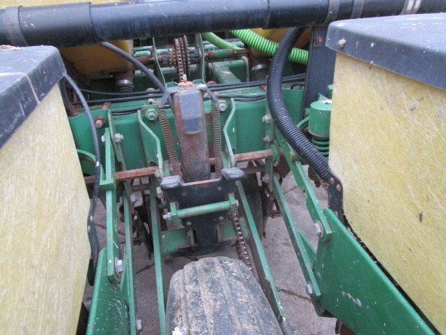 John Deere 7200 12Row Corn Planter