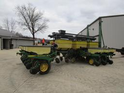 John Deere 7200 12Row Corn Planter