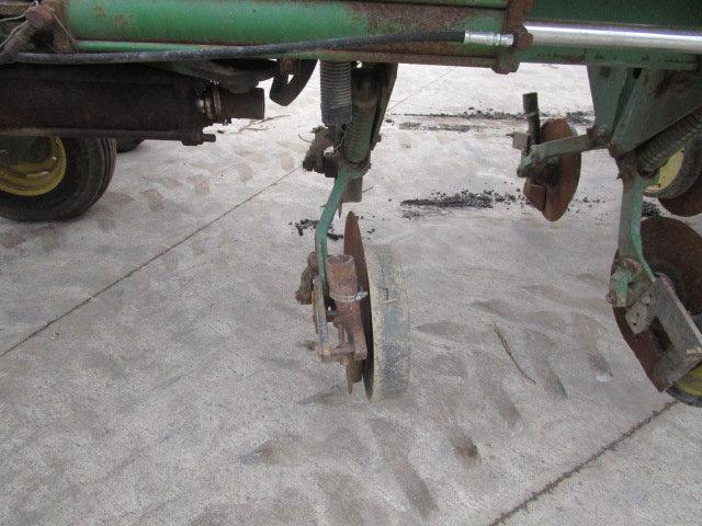 John Deere 7200 12Row Corn Planter