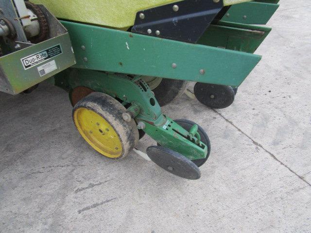 John Deere 7200 12Row Corn Planter