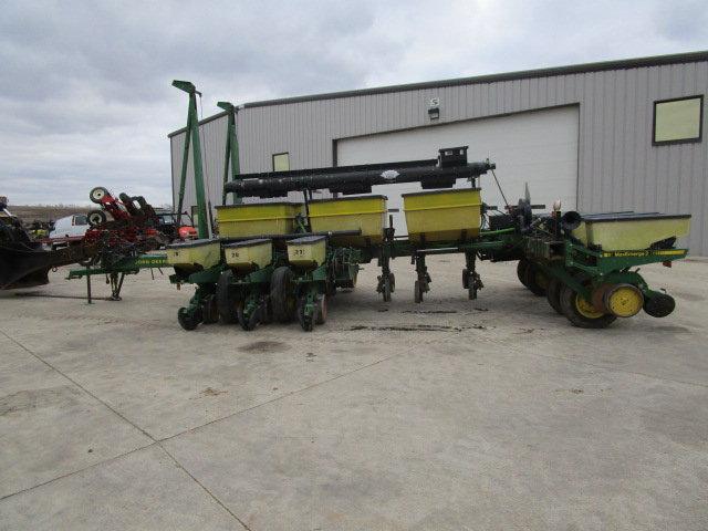 John Deere 7200 12Row Corn Planter