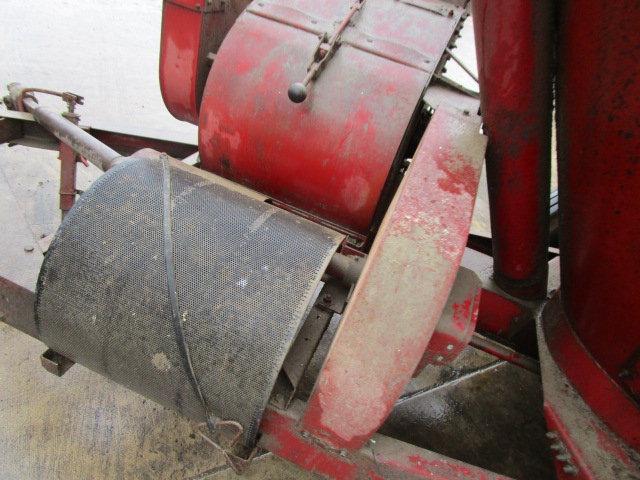 1985 New Holland 357 Grinder